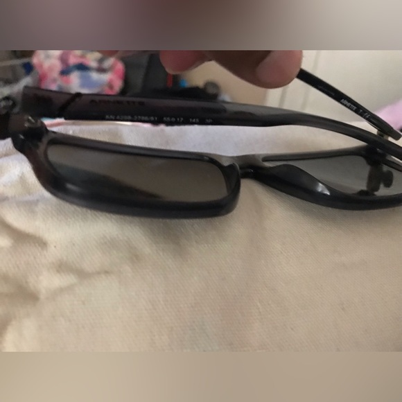 Arnette shades 🕶 - Picture 3 of 7